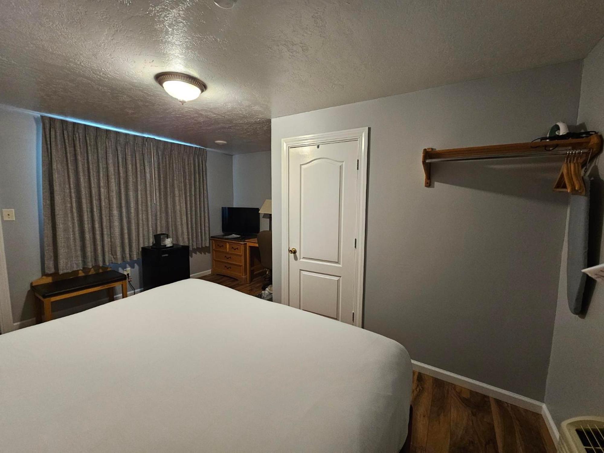 Captain'S Inn And Suites Alexandria Bay Ngoại thất bức ảnh