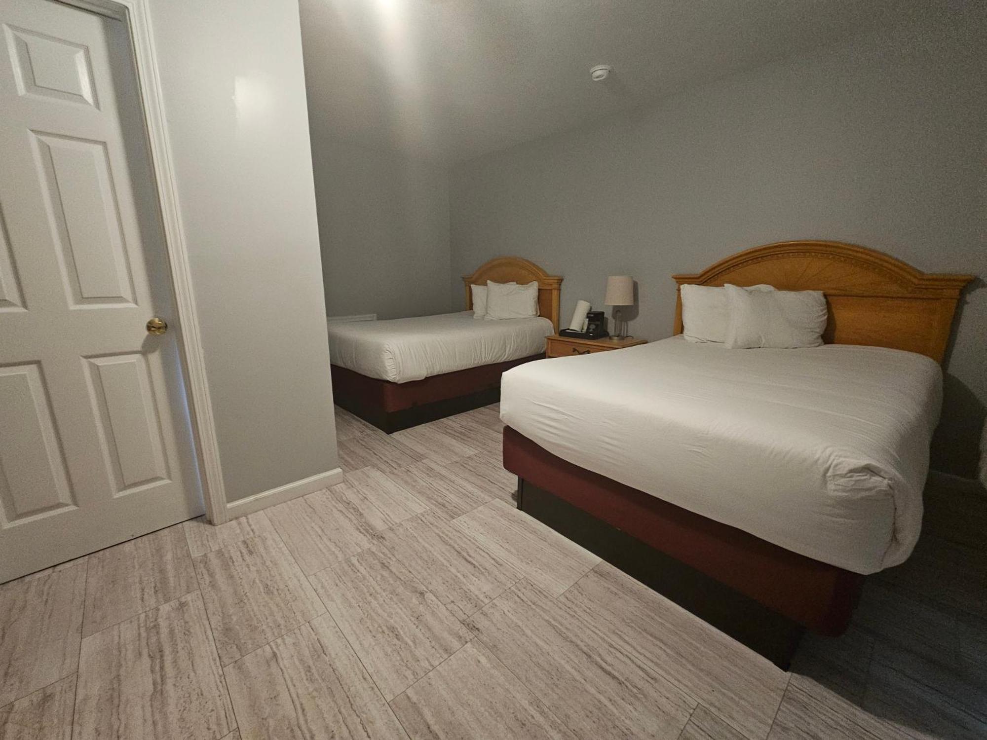Captain'S Inn And Suites Alexandria Bay Ngoại thất bức ảnh