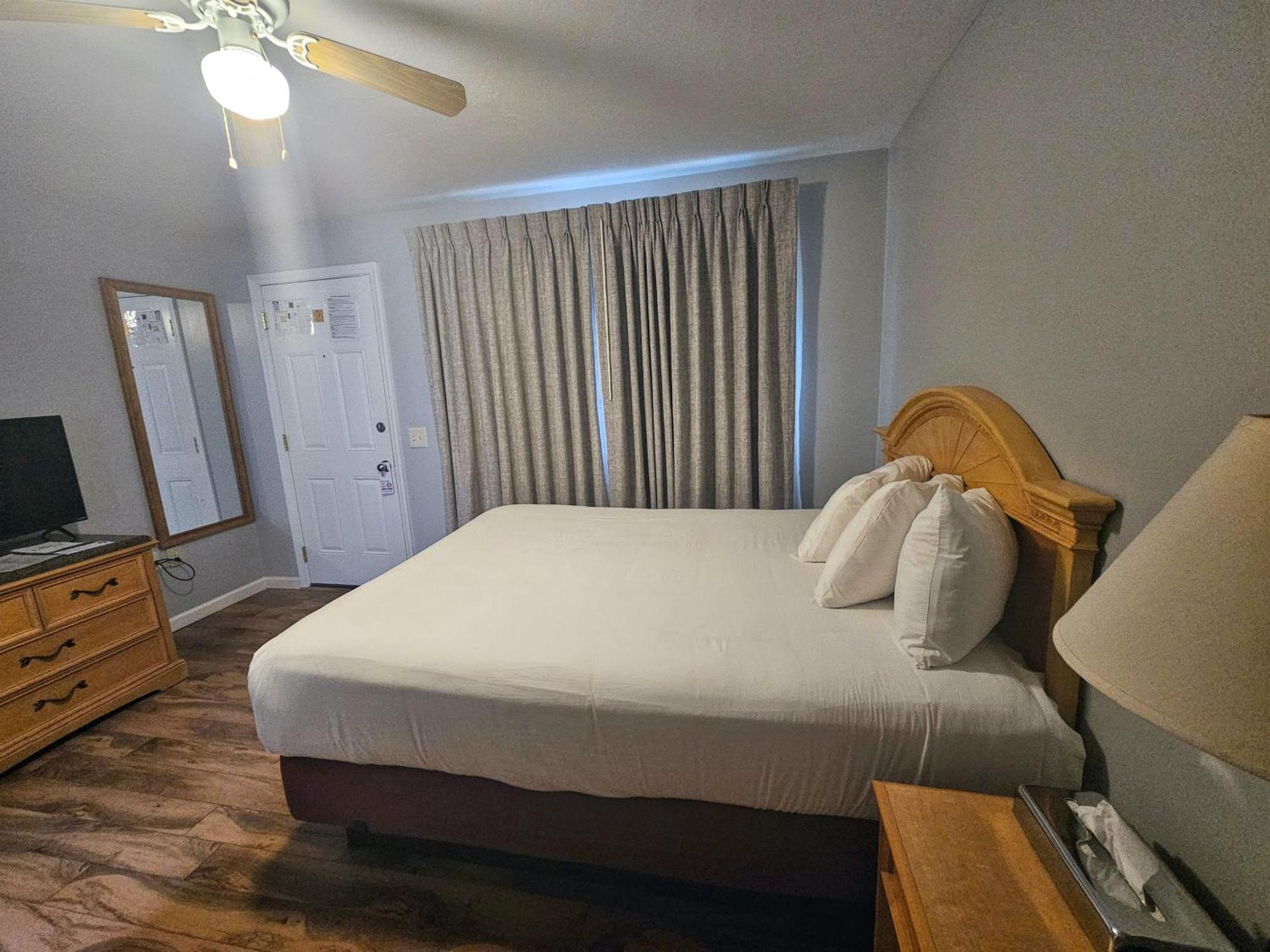 Captain'S Inn And Suites Alexandria Bay Ngoại thất bức ảnh