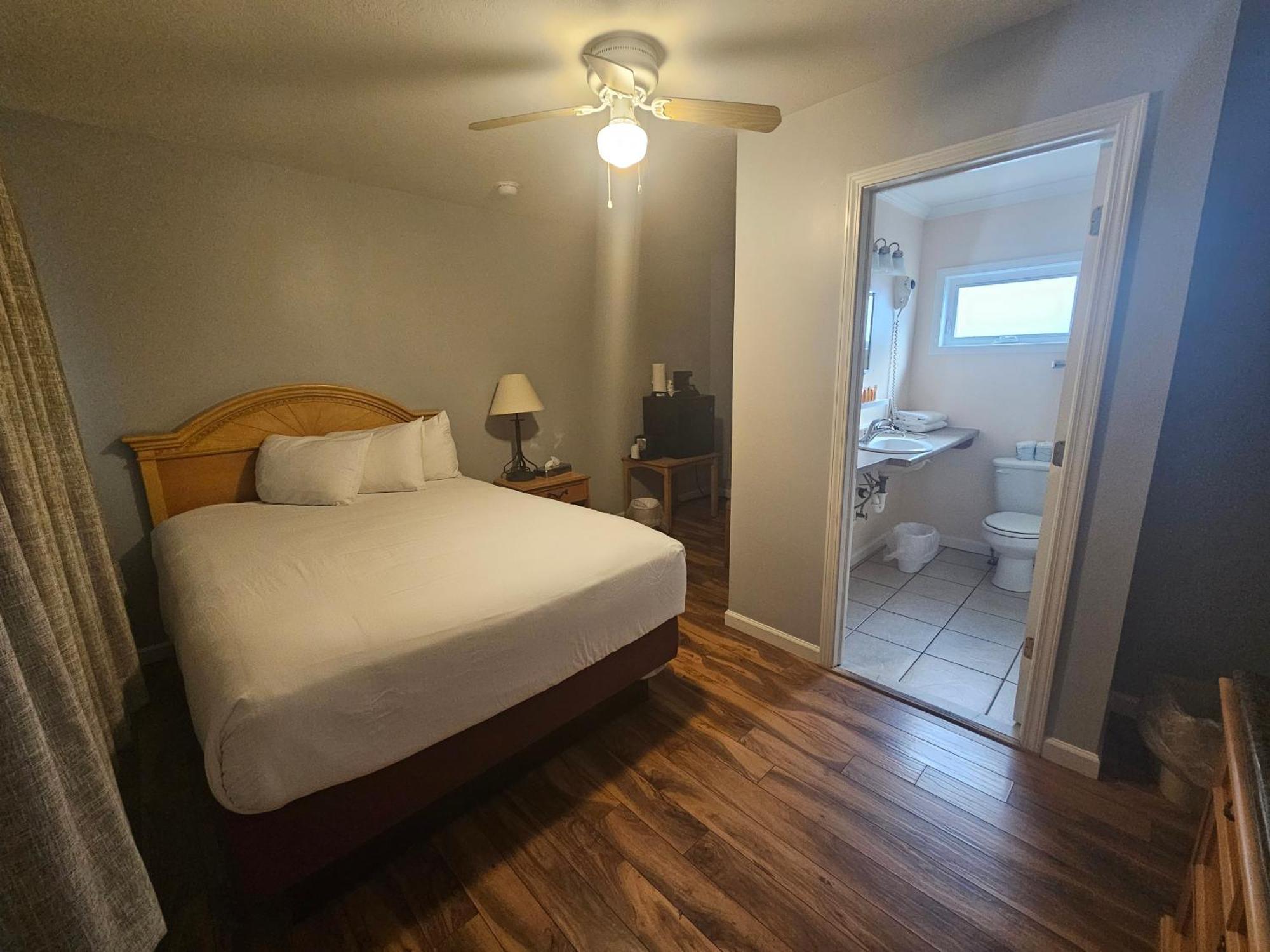 Captain'S Inn And Suites Alexandria Bay Ngoại thất bức ảnh